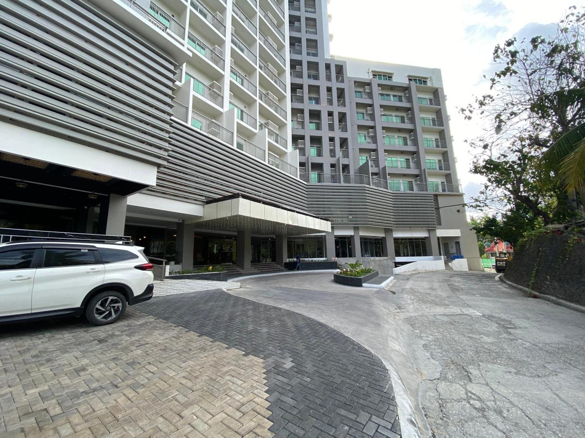 Hayat Sky Towers Hotel Cebu Ngoại thất bức ảnh