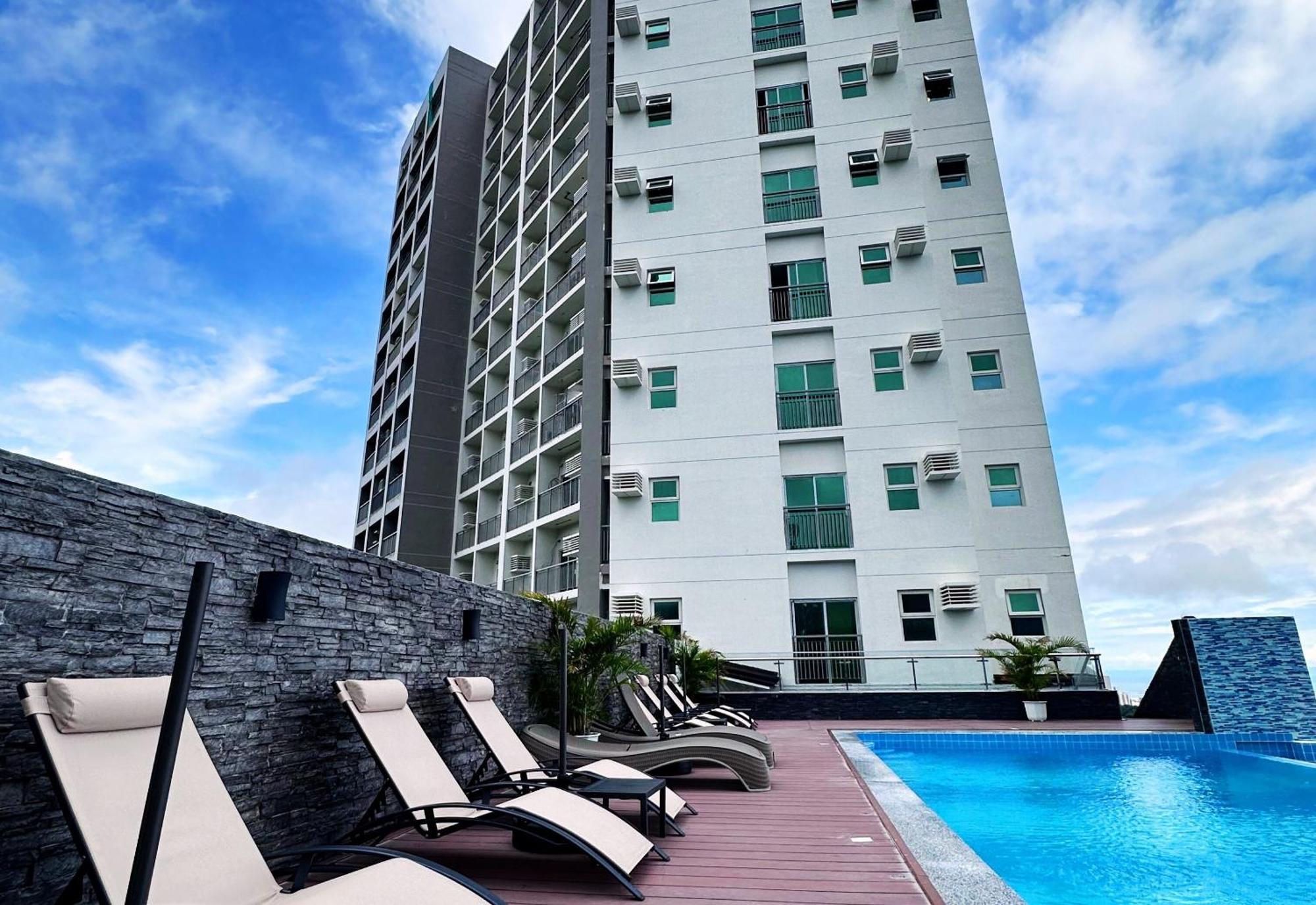 Hayat Sky Towers Hotel Cebu Ngoại thất bức ảnh